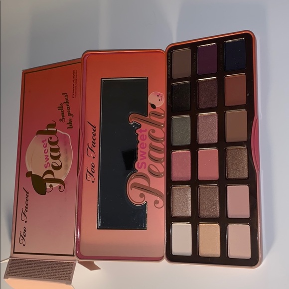 Brand new Too Faced Peach pallette - Picture 2 of 3